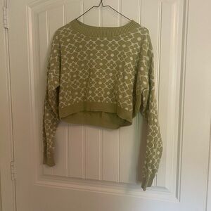 Hollister Green and White Crew Neck Cropped Sweater